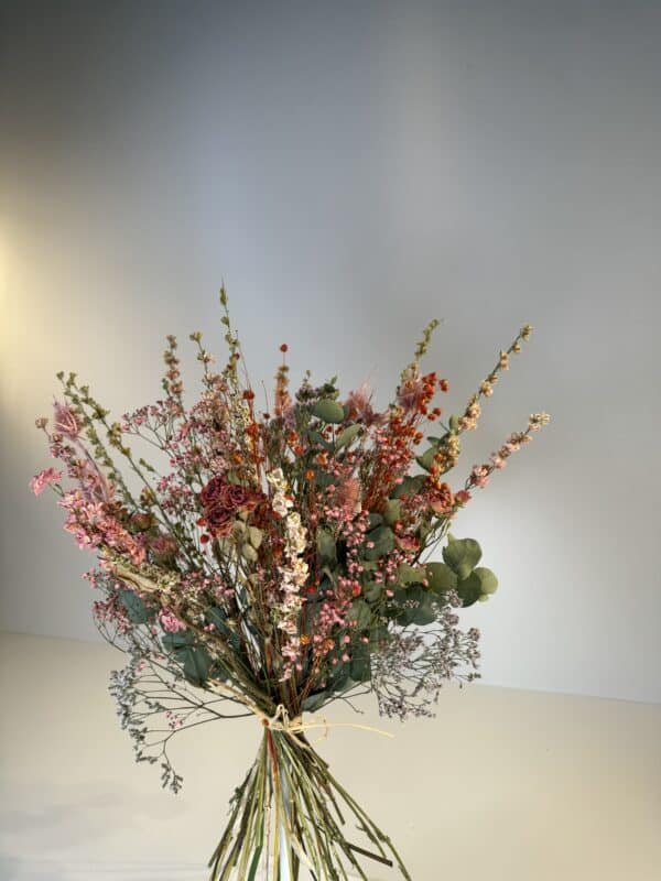 Ramo de flor seca en tonos rosas - Imagen 3