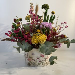 Centro de flor seca en cerámica decorada