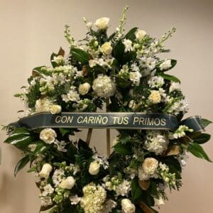 Corona silvestre en tonos blancos