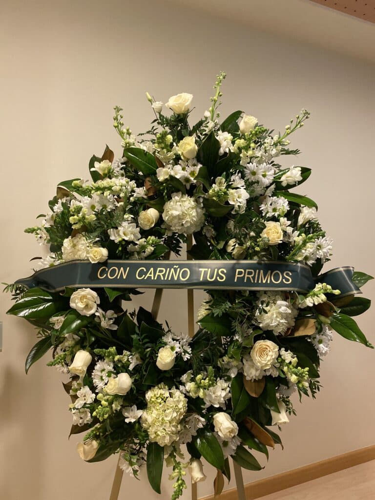 Corona silvestre en tonos blancos