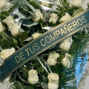 Ramo de rosas blancas para velatorio
