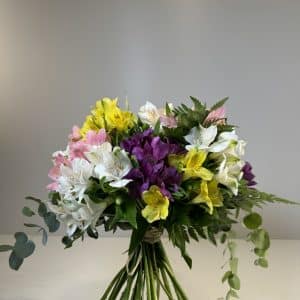 Ramo de Alstroemeria de colores variados