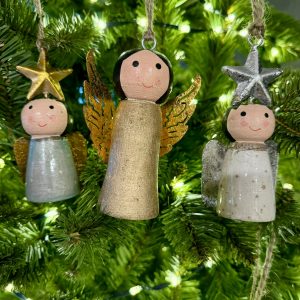 set de 3 figuras de angelitos de madera para colgar