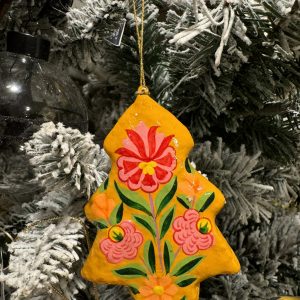 Adorno navideño en forma de árbol de navidad.