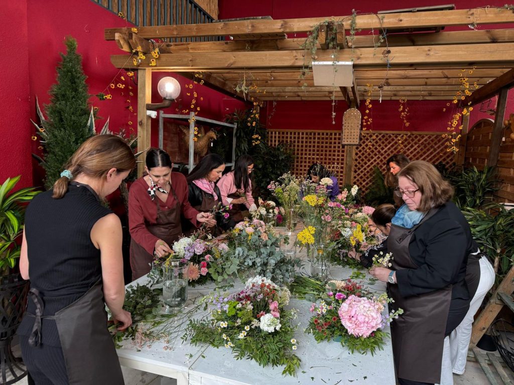 Taller de flores WhatsApp Image 2026 05 16 at 12.12.28 4 WhatsApp Image 2026-05-16 at 12.12.28 (4)