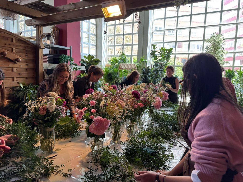 Taller de flores WhatsApp Image 2026 05 16 at 12.12.29 WhatsApp Image 2026-05-16 at 12.12.29