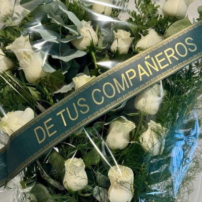 Ramo de rosas blancas para velatorio