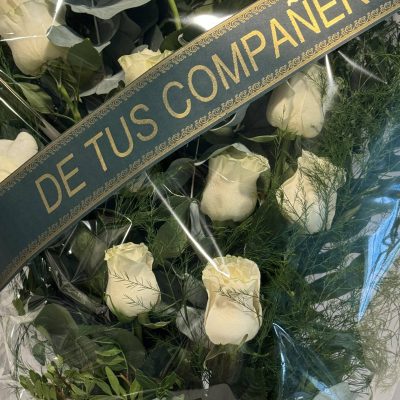 Ramo de rosas blancas para velatorio